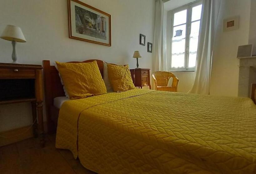 Номер Стандарт, Maison Rives   Village Du Livre De Montolieu