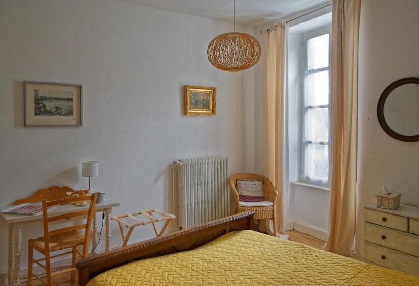 Номер Стандарт, Maison Rives   Village Du Livre De Montolieu