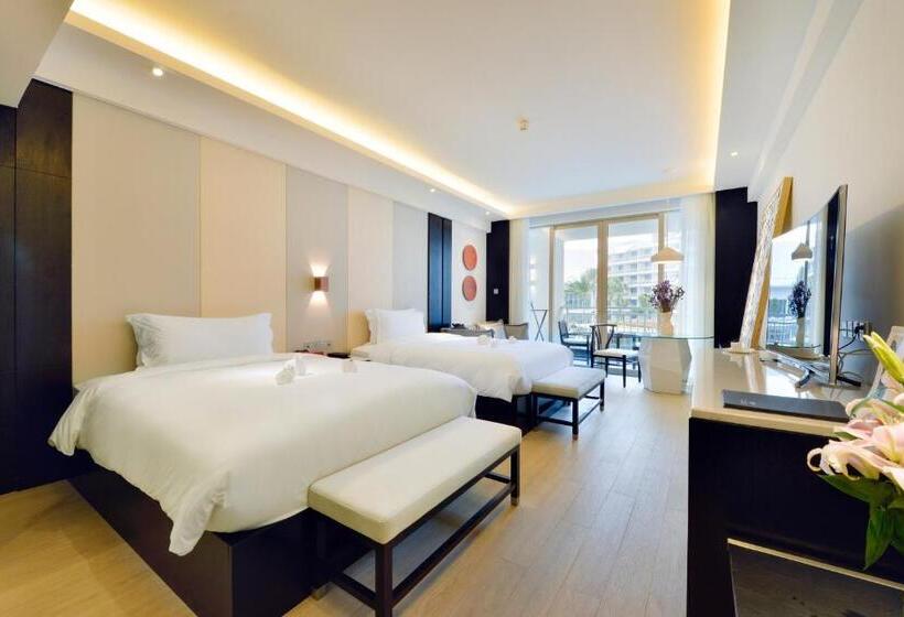 标准间带游泳池, Palace Resort Yalong Bay Sanya