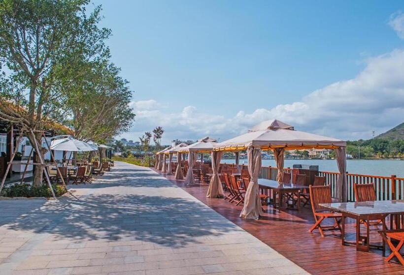 プールビュースタンダードルーム, Palace Resort Yalong Bay Sanya