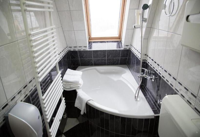 اتاق لوکس با بالکن, Motel Babino Brdo