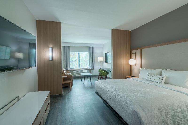 Люкс Кровать Кинг, Fairfield Inn & Suites By Marriott Gainesville I 75