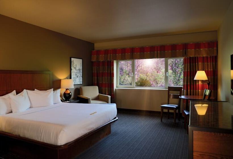 Номер Deluxe, The Hotel At Black Oak Casino Resort