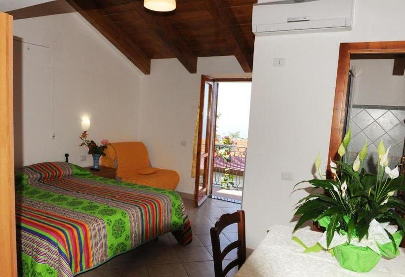 Triple Room Sea View, Casale Paradiso