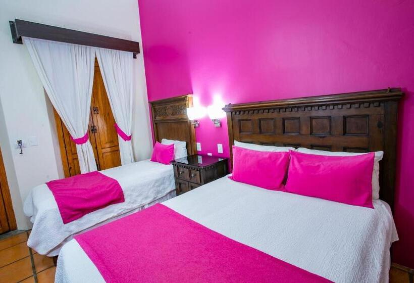 Номер Стандарт Трехместный, La Casa De Los Patios Hotel & Spa