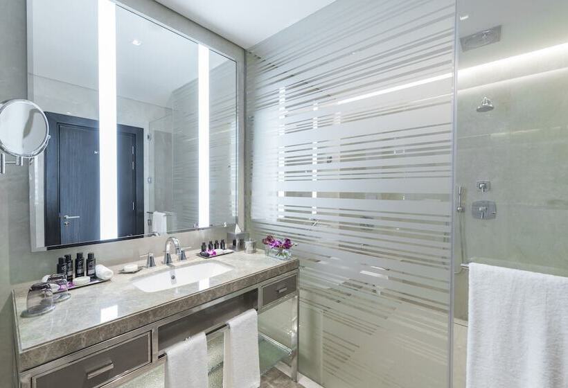 Стандартный Номер Кровать Кинг, The Hotel Galleria Jeddah, Curio Collection By Hilton