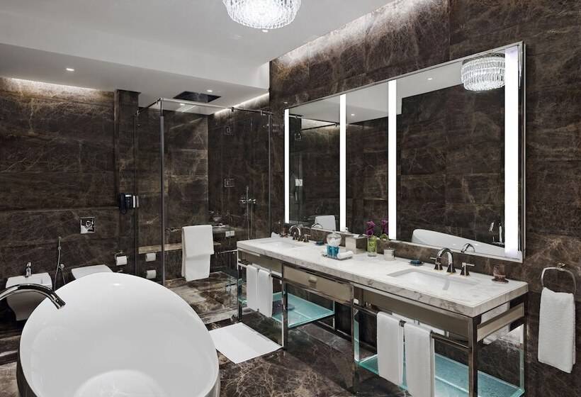 Suite, The Hotel Galleria Jeddah, Curio Collection By Hilton