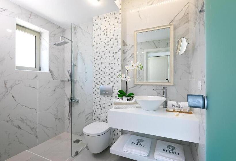Полулюкс, White Pearls Luxury Suites   Adults Only