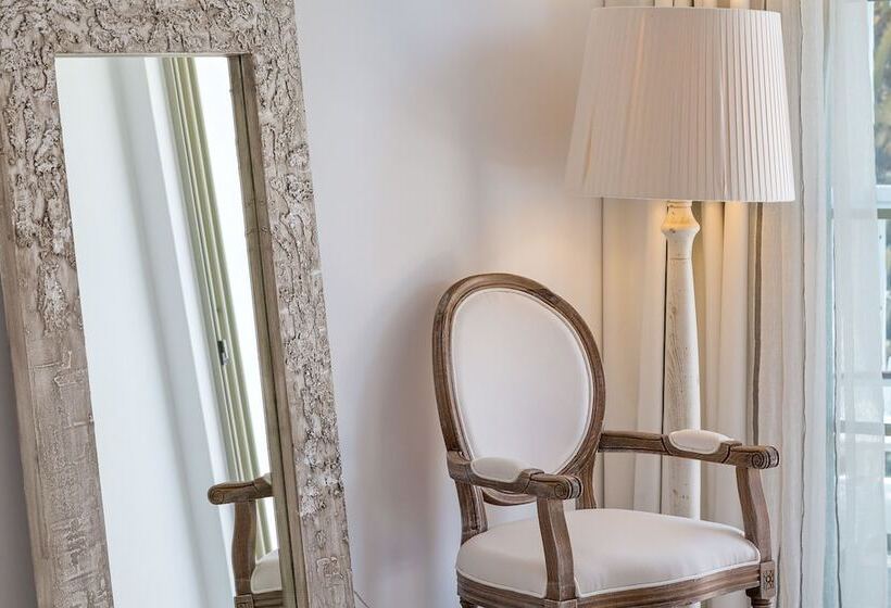 Полулюкс, White Pearls Luxury Suites   Adults Only