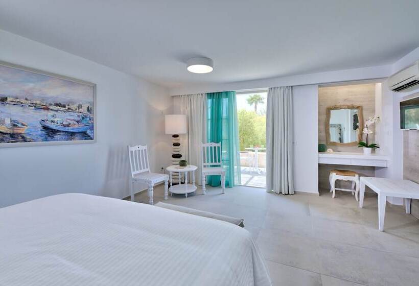 Люкс с гидромассажем, White Pearls Luxury Suites   Adults Only