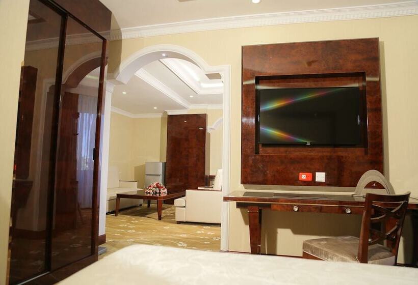 اتاق لوکس, Sapphire Addis