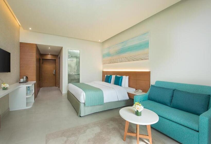 스탠다드 발코니 룸 바다 전망, Wyndham Garden Ajman Corniche