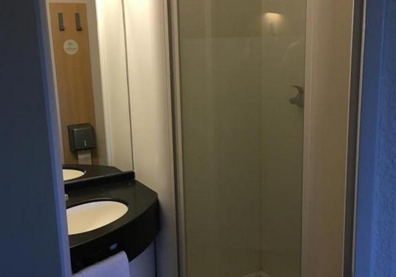 Четырехместный Номер Стандарт, B&b Hotel Angoulême