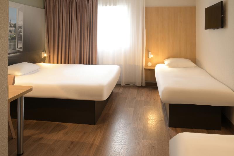 Четырехместный Номер Стандарт, B&b Hotel Angoulême