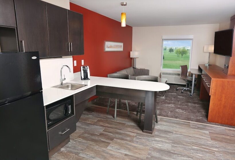 Люкс, Holiday Inn & Suites Sioux Falls   Airport, An Ihg