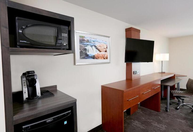 Номер Стандарт Кровать Кинг Адаптированный для Инвалидов, Holiday Inn & Suites Sioux Falls   Airport, An Ihg