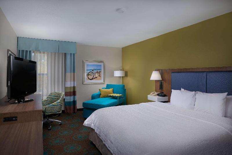 Люкс Кровать Кинг, Holiday Inn & Suites Sioux Falls   Airport, An Ihg