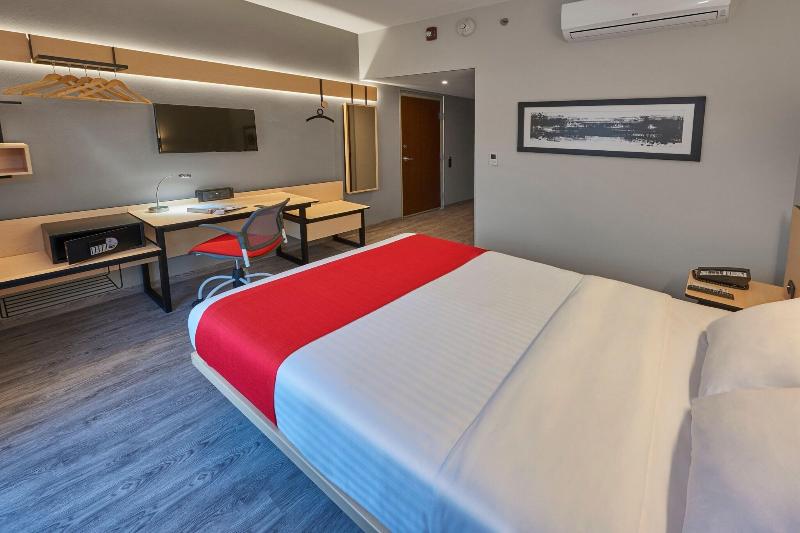 장애인을 위한 스위트, Holiday Inn Express & Suites Gainesville   Lake Lanier Area, An Ihg