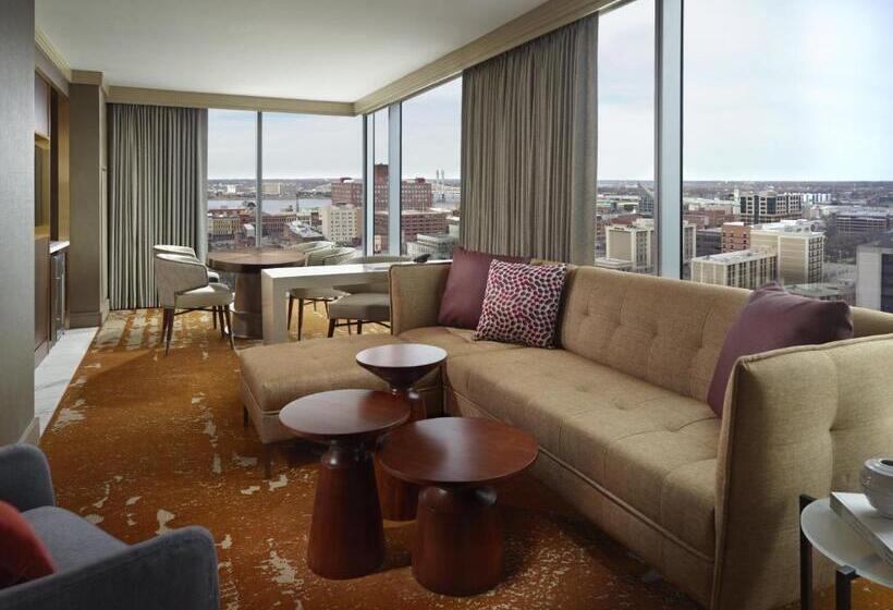 سوییت سوپریور, Omni Louisville
