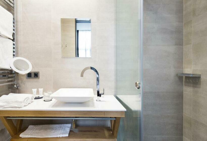 Quarto Deluxe, Quentin Zoo