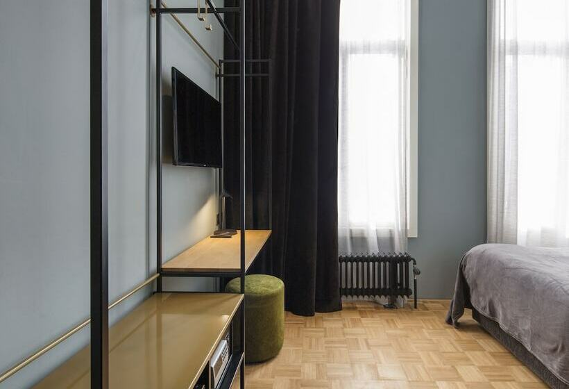Quarto Deluxe, Quentin Zoo