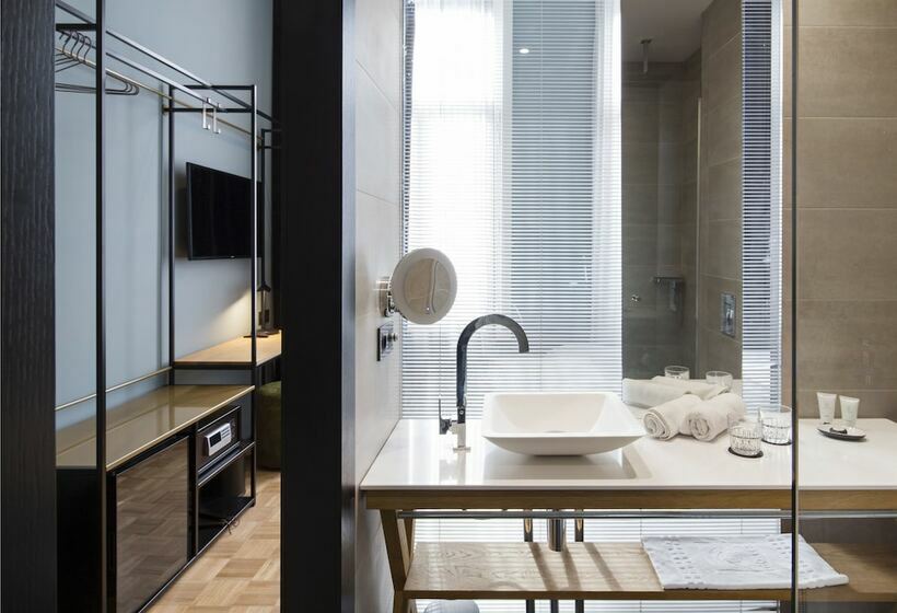 Quarto Deluxe, Quentin Zoo