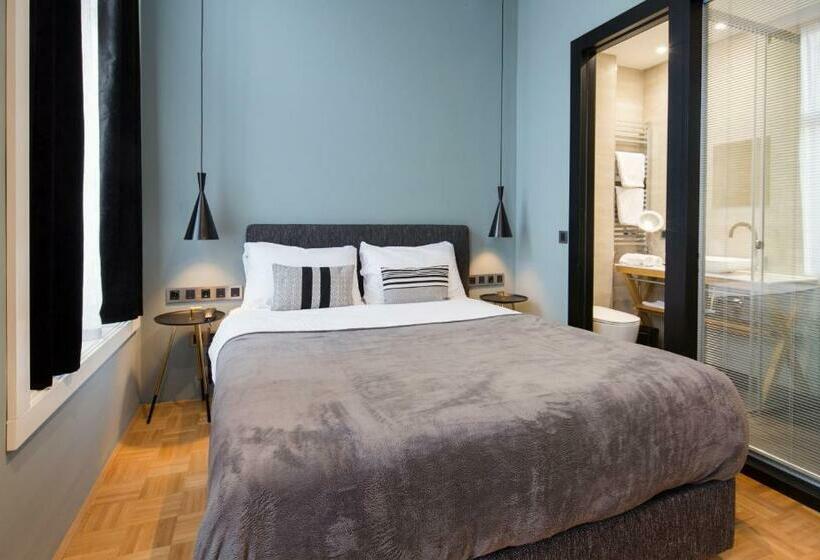 Quarto Estandar, Quentin Zoo