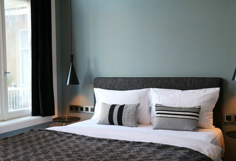 Quarto Estandar, Quentin Zoo