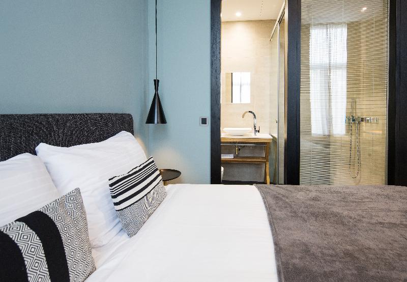Quarto Deluxe, Quentin Zoo