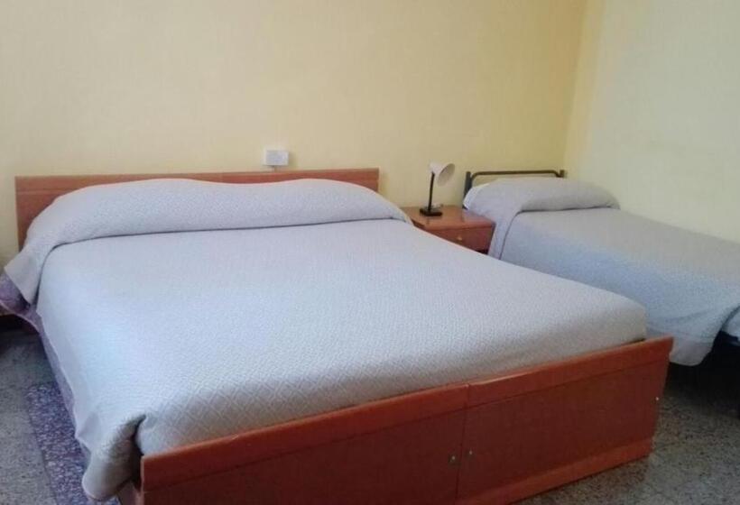 غرفة قياسية ثلاثية, Albergo Calcagno