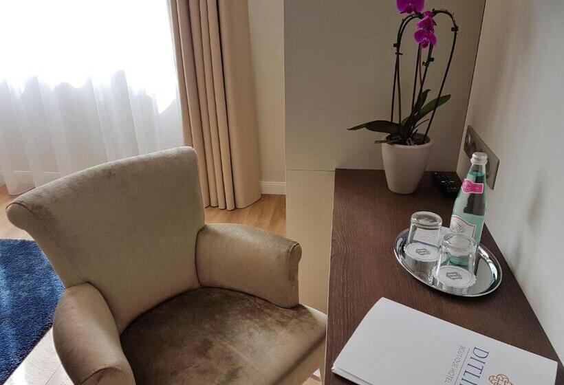 Номер Deluxe, Ditlin