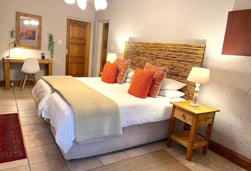 스탠다드 트리플 룸, Safari Club Guest Lodge Or Tambo International Airport