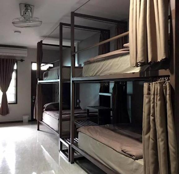 Кровать в Общей Комнате, Chato Hostel