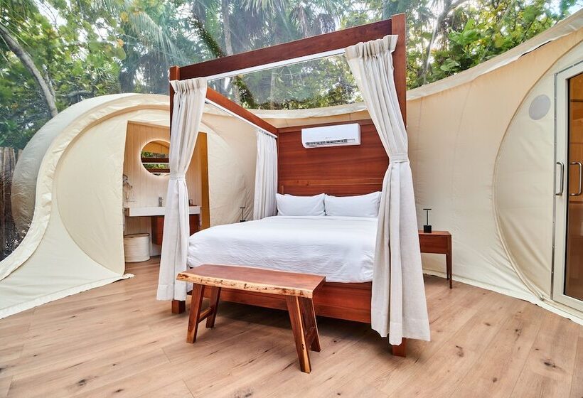Standard Tent, Astral Tulum