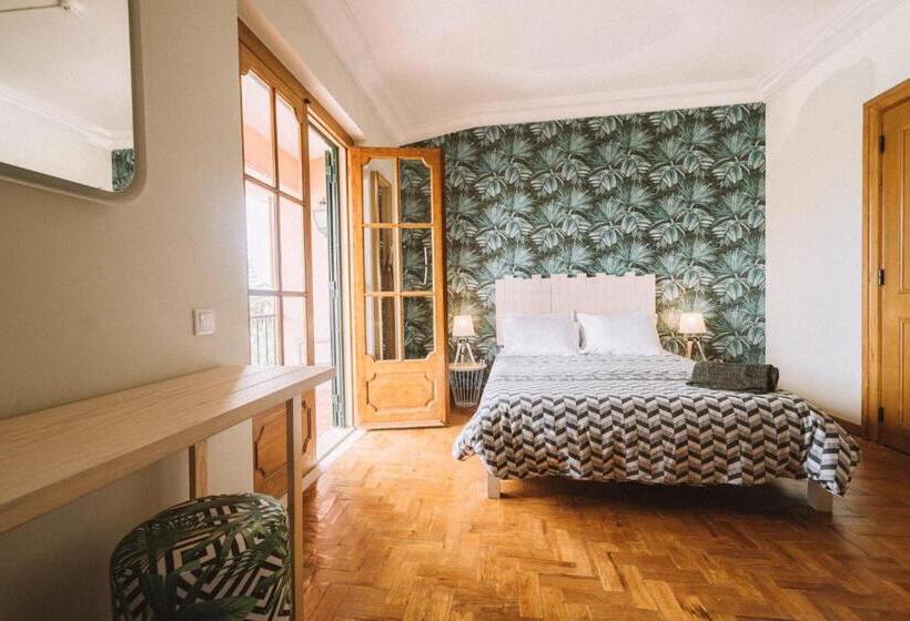 اتاق لوکس با بالکن و چشم‌انداز دریا, Nice Way Cascais Hostel & Surf Camp