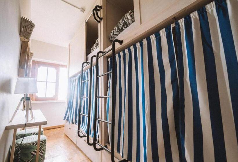 اتاق خانوادگی, Nice Way Cascais Hostel & Surf Camp