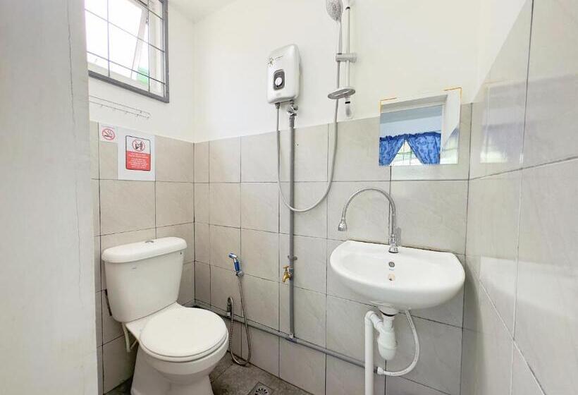 Quarto Estandar Individual, Borneo Inn