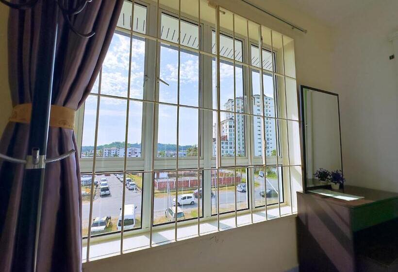 Quarto Estandar, Borneo Inn