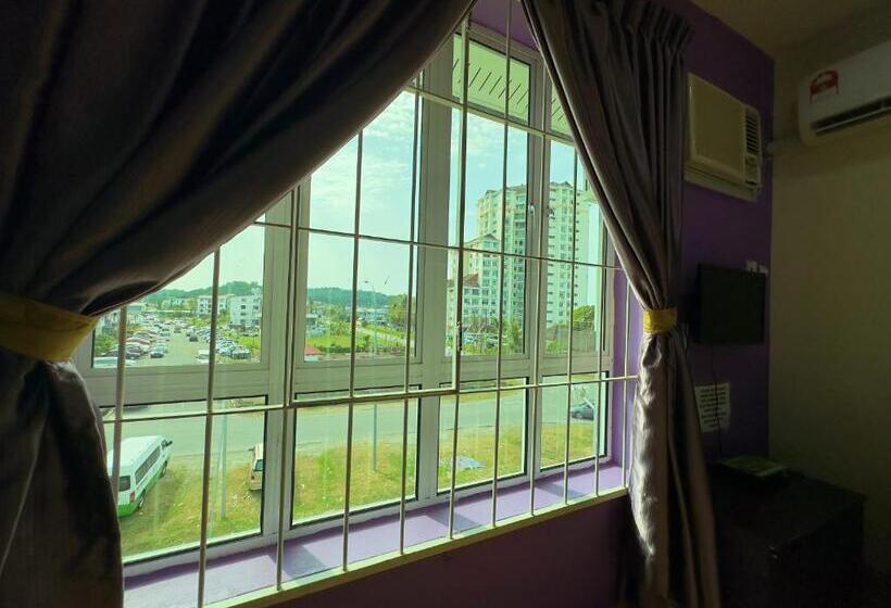 Quarto Estandar, Borneo Inn