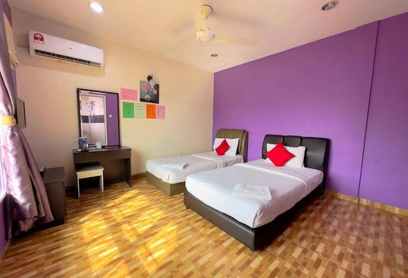 Quarto Estandar, Borneo Inn