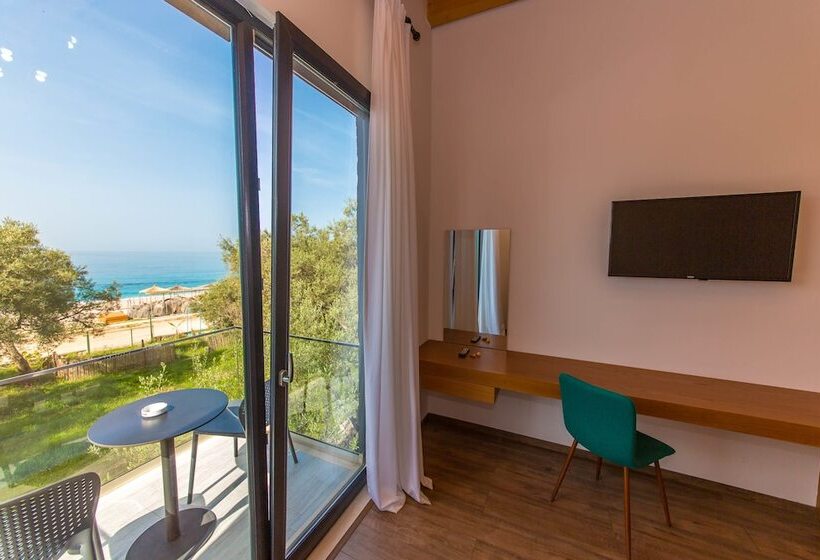 Deluxe Room View Sea with Balcony, Hildon Eco