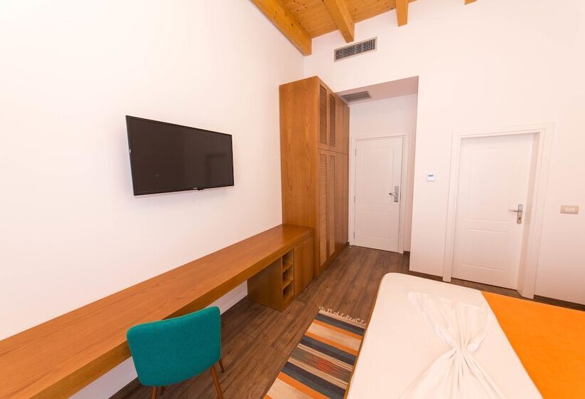 Deluxe Room View Sea with Balcony, Hildon Eco