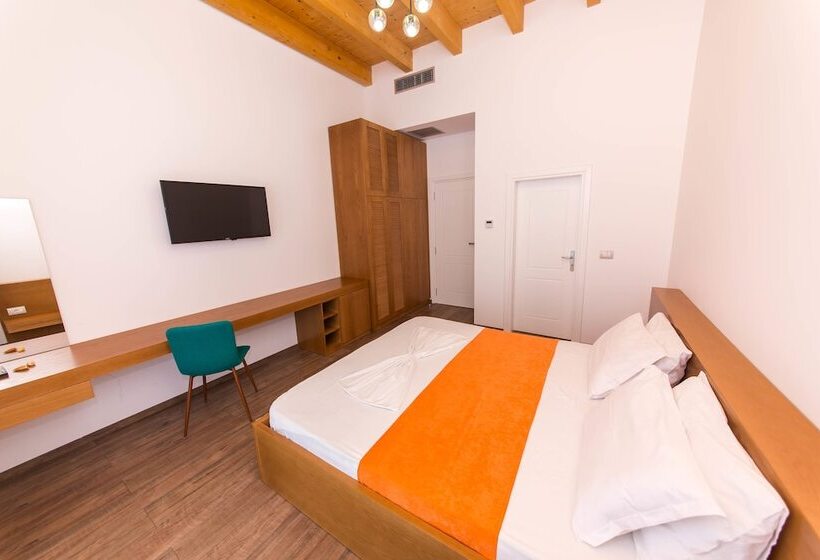 Deluxe Room View Sea with Balcony, Hildon Eco