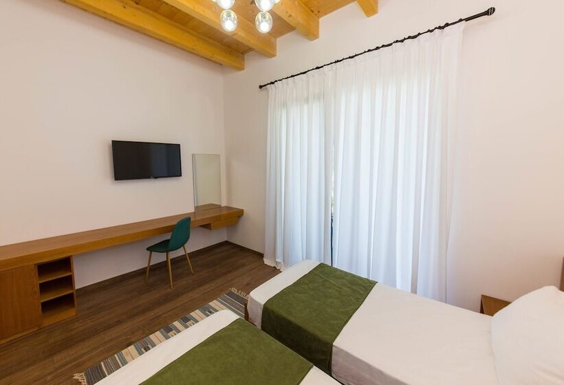 Deluxe Room View Sea with Balcony, Hildon Eco