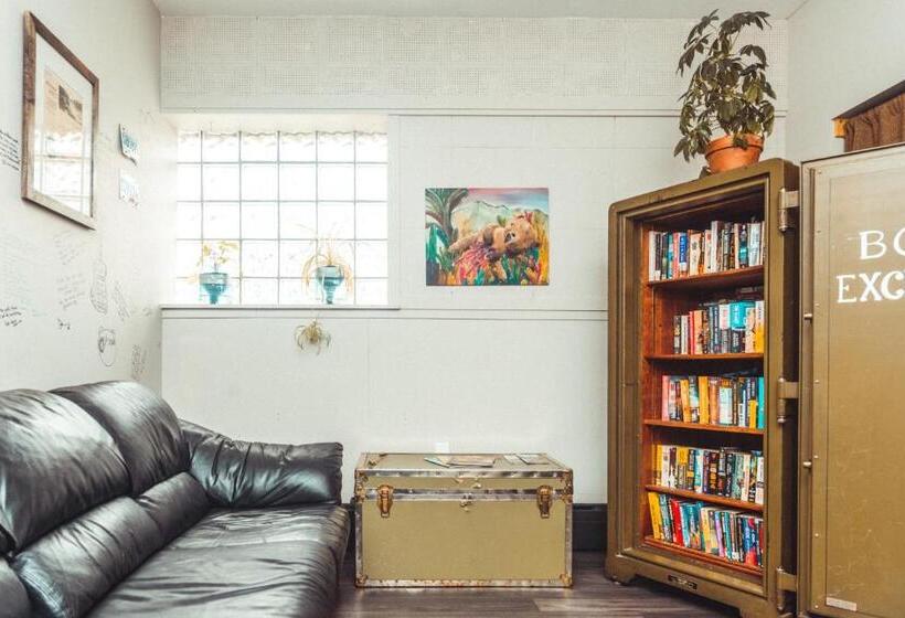 Семейный Номер, The Haven Hostel