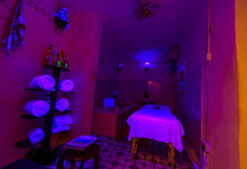 اتاق لوکس, Frontiers Hotel Entebbe