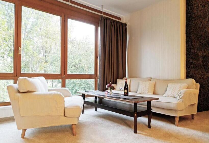 小型套房, River Lodge