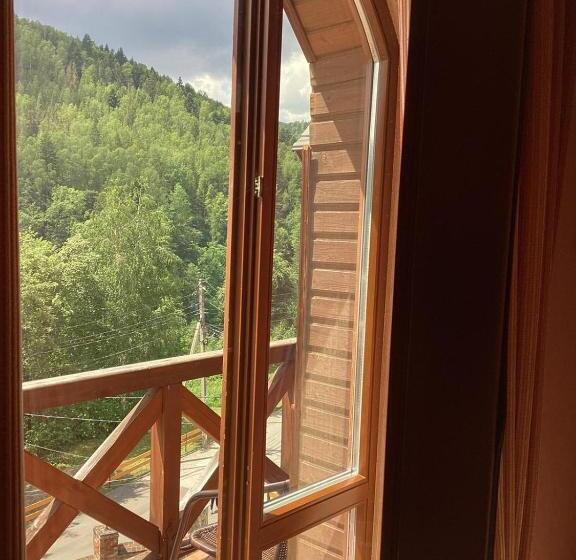 Номер Deluxe с Балконом, Shovkova Kositsya