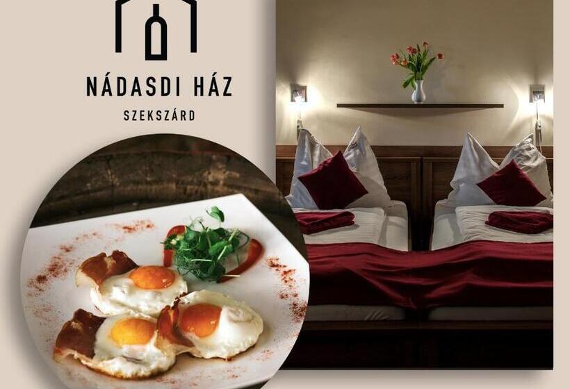 Номер Deluxe, Nádasdi Ház