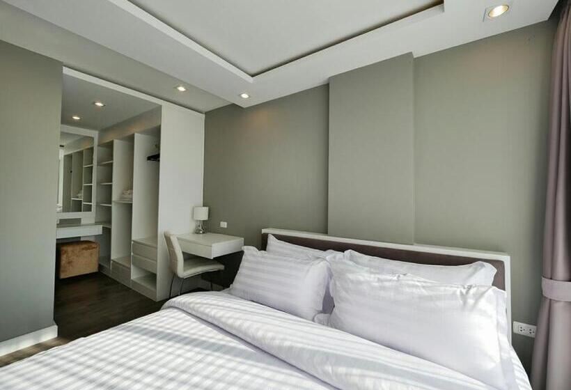 سوییت با چشم‌انداز استخر, Wisdom Hotel & Residence